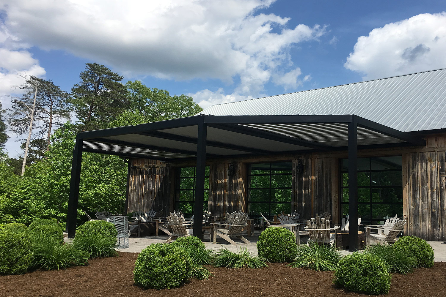 Motorized louvered-pergola roof Deck Masters